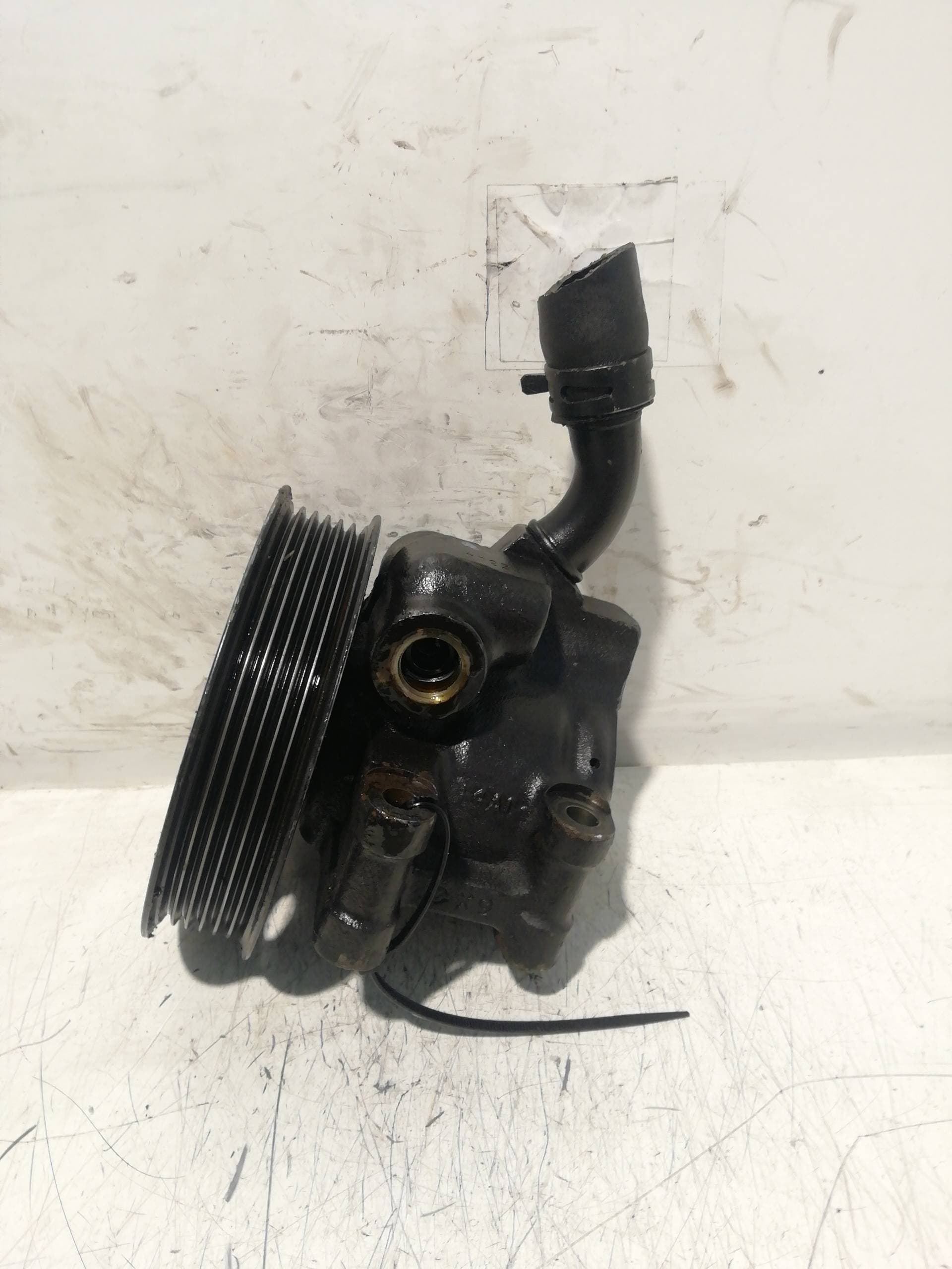 Bomba direccion FORD FOCUS BERLINA (CAK)