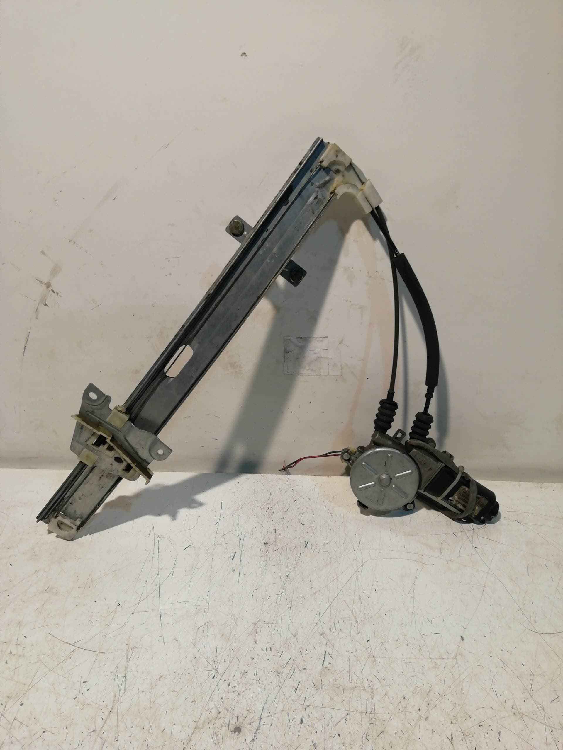 Motor elevalunas delantero derecho KIA SEPHIA LL 3