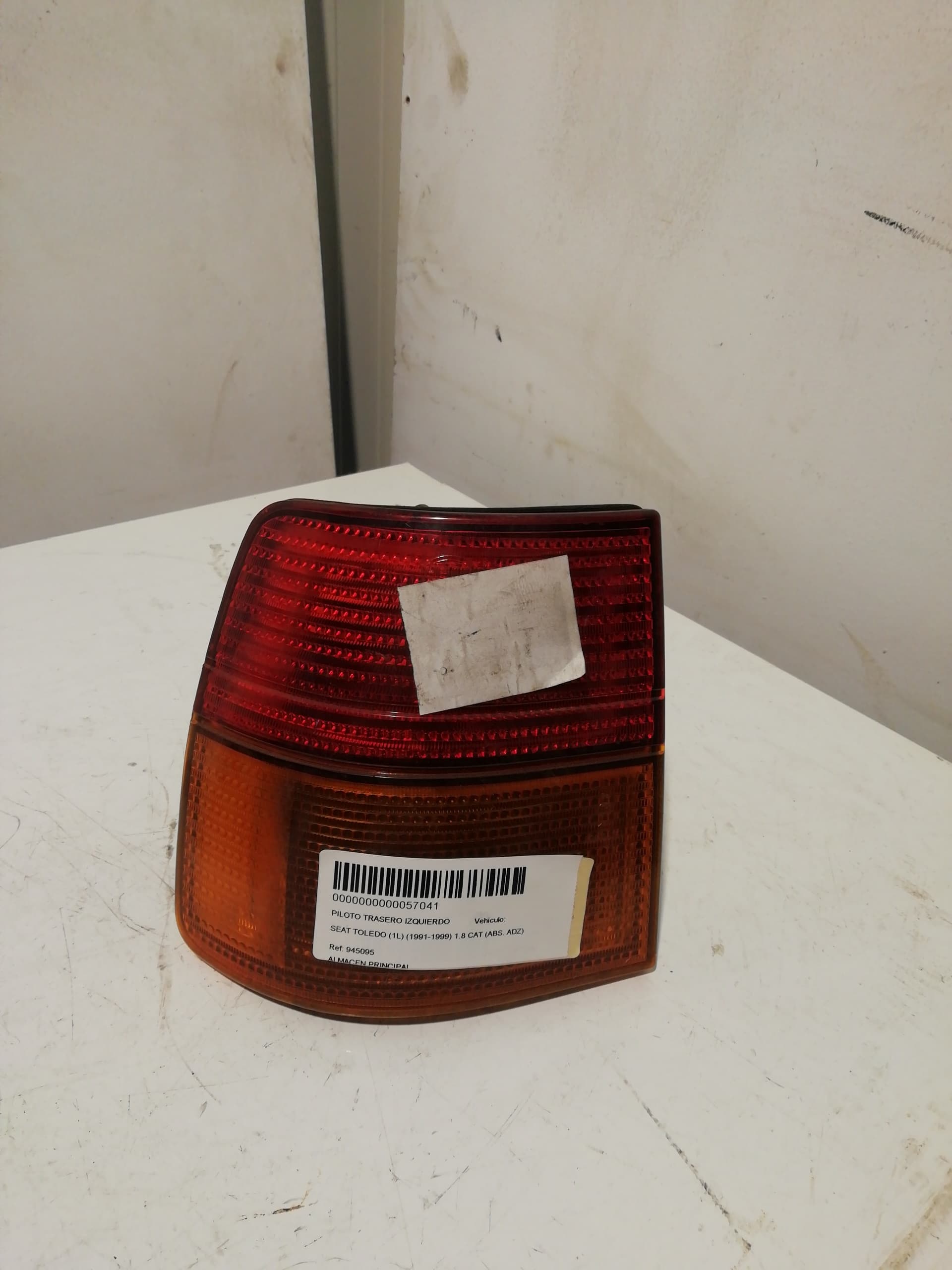 Piloto trasero izquierdo SEAT TOLEDO (1L)