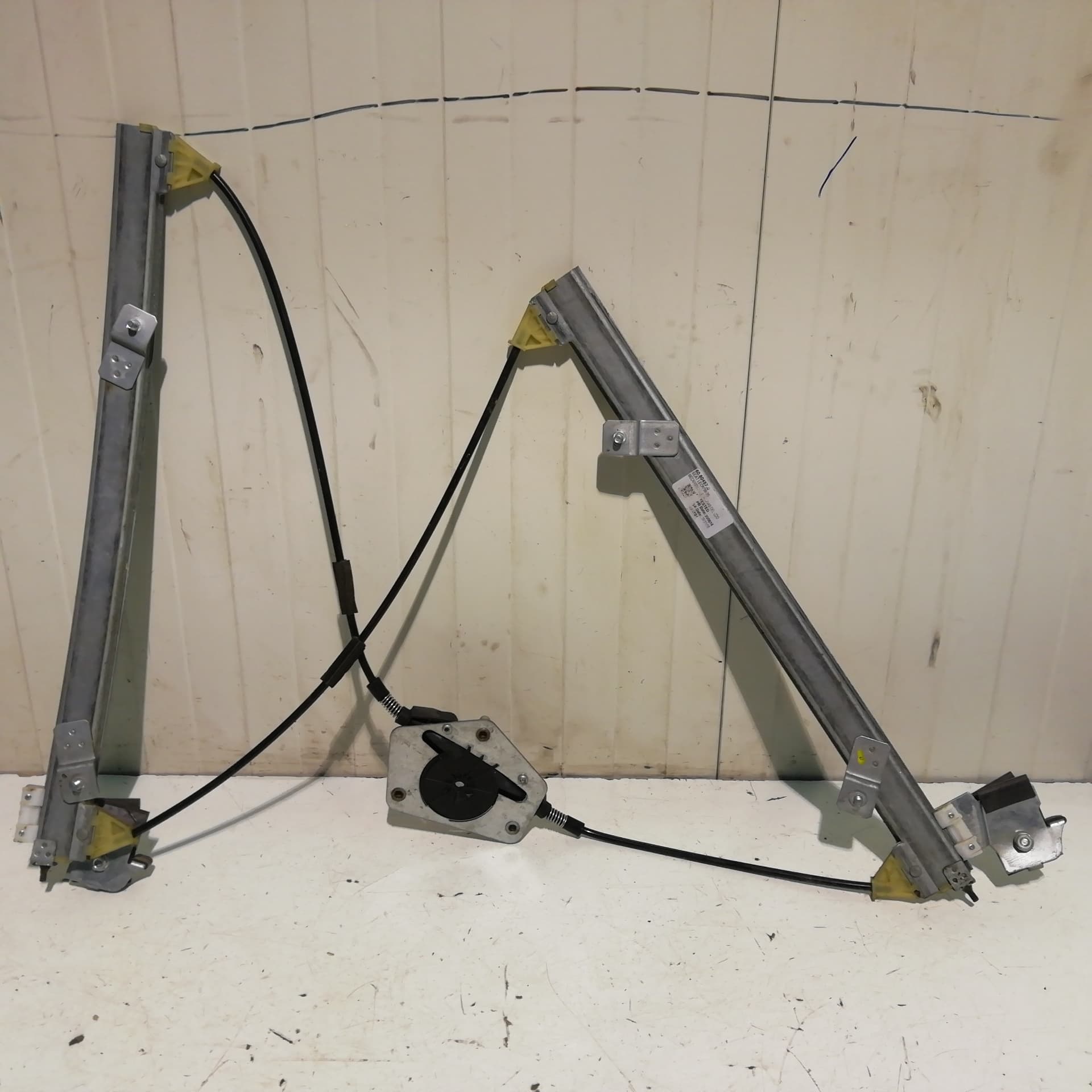 Elevalunas delantero izquierdo SEAT TOLEDO (1L)