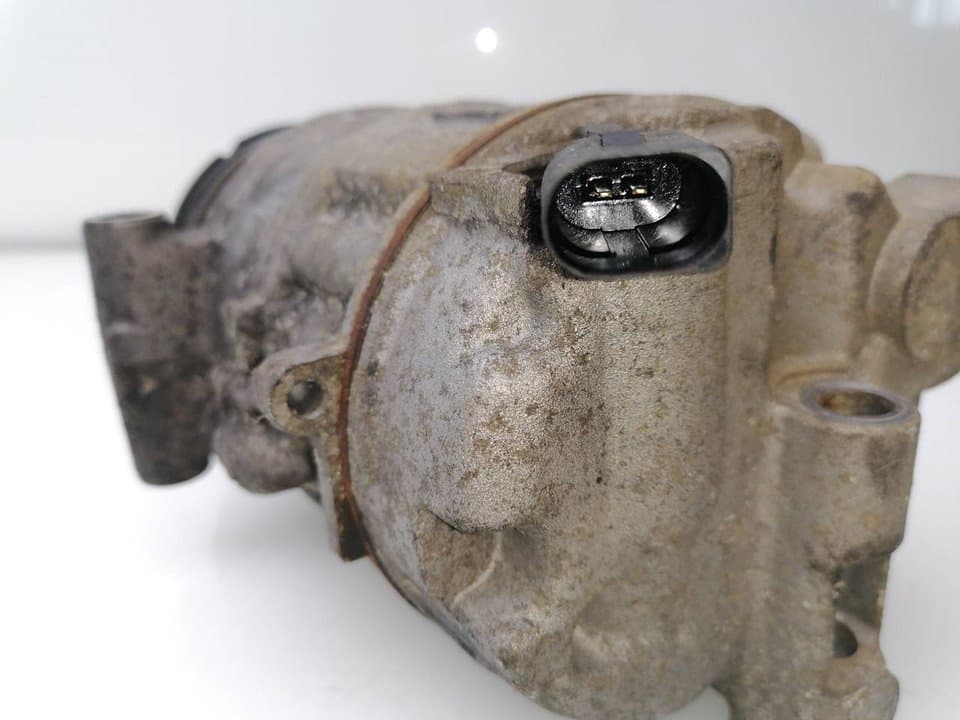 Recambio CITROEN 2CV 6 ref. 4F0260805T 2
