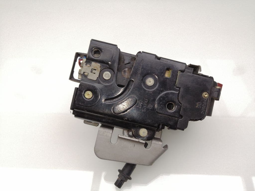 Cerradura puerta delantera derecha AUDI A3 (8P)