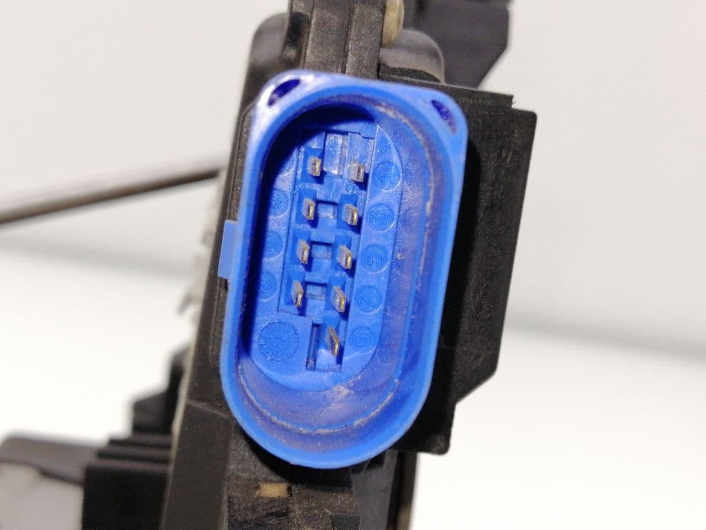 Cerradura puerta delantera derecha AUDI A3 (8P) 3