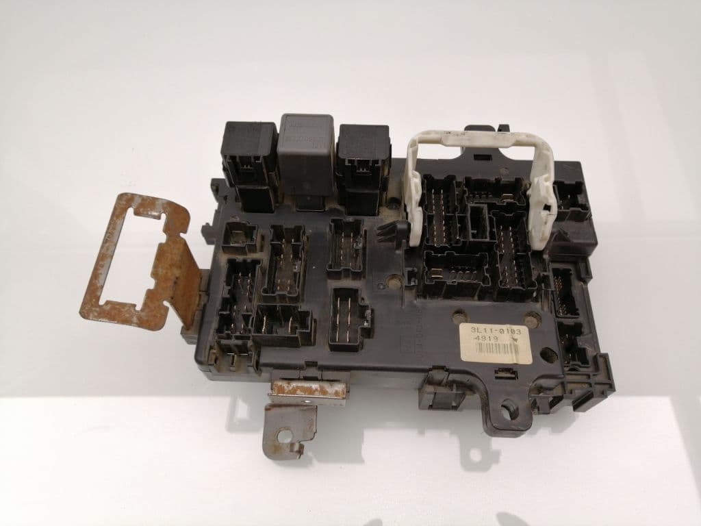 Caja reles / fusibles NISSAN TERRANO/TERRANO.II (R20)