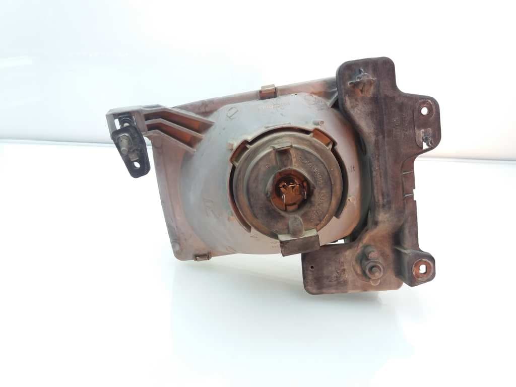 Faro derecho NISSAN PICK-UP (Y720) 2