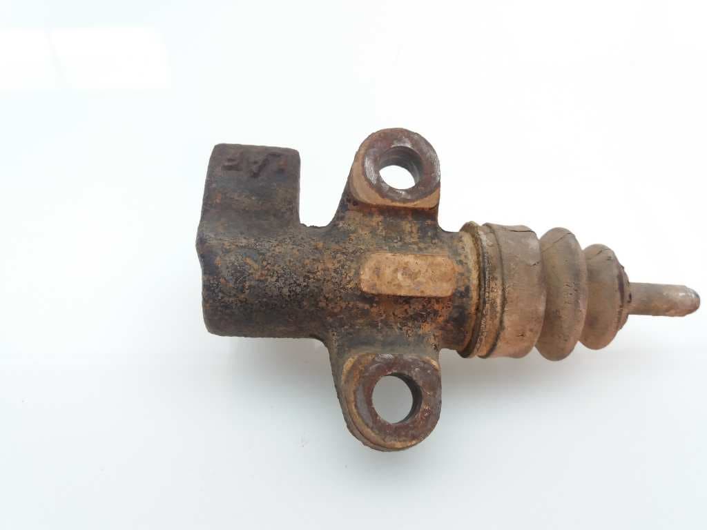 Bombin embrague NISSAN PICK-UP (Y720) 2