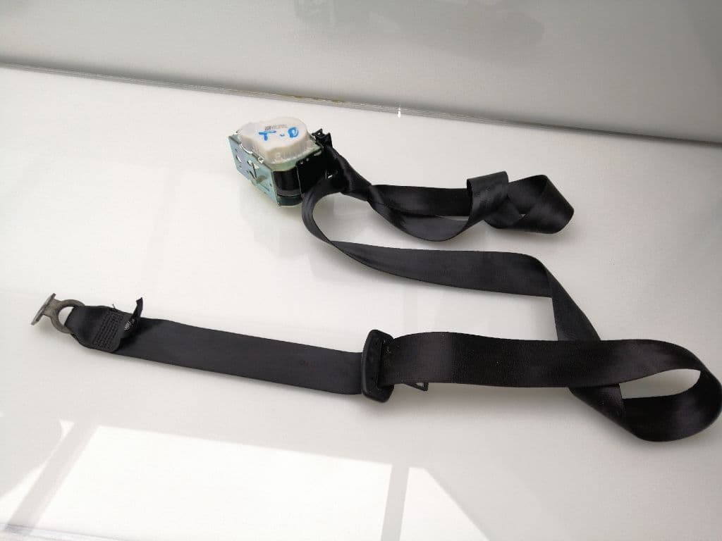 Cinturon seguridad trasero derecho FORD FOCUS