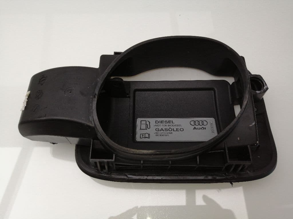Tapa exterior combustible AUDI A4 BERLINA (8E) 4