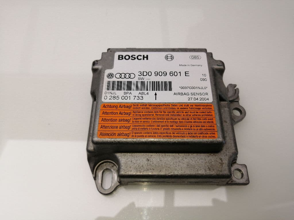 Centralita airbag VOLKSWAGEN TOUAREG (7L6)