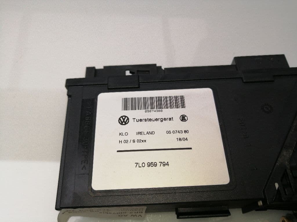 Motor elevalunas trasero derecho VOLKSWAGEN TOUAREG (7L6) 2