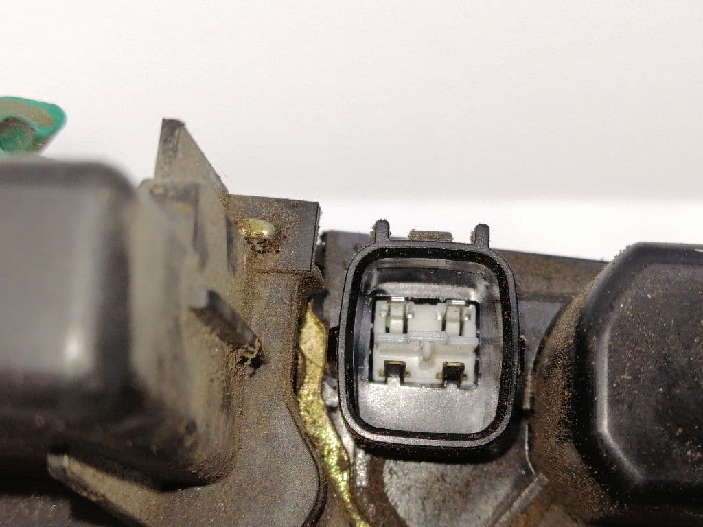 Cerradura puerta delantera izquierda JEEP GR.CHEROKEE (WK) 4