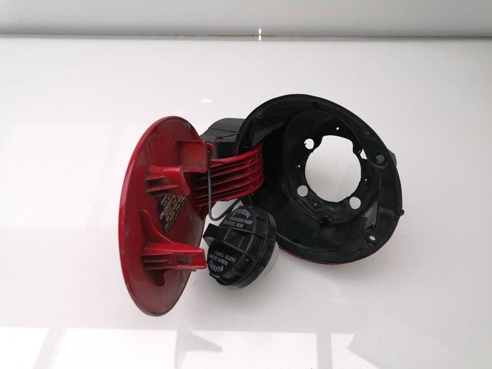 Tapa exterior combustible HYUNDAI I30 2