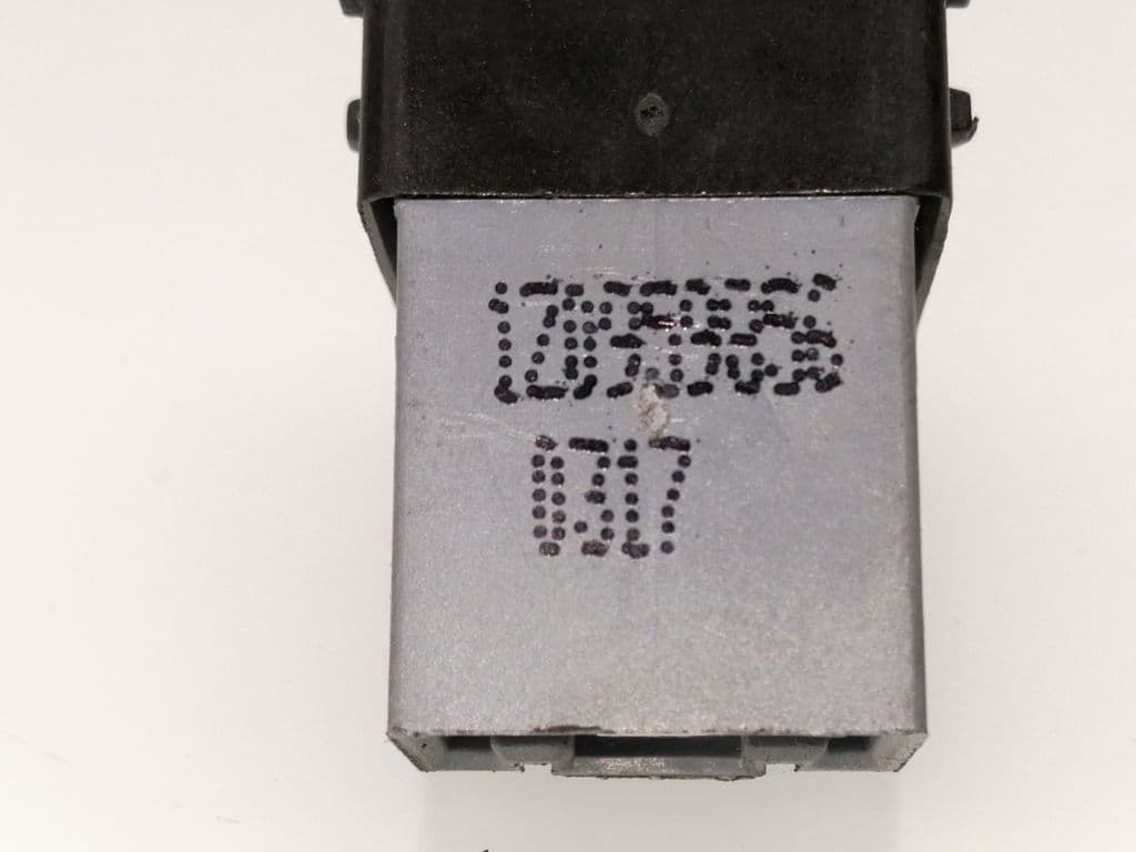 Mando elevalunas delantero derecho SKODA OCTAVIA BERLINA (1Z3) 4