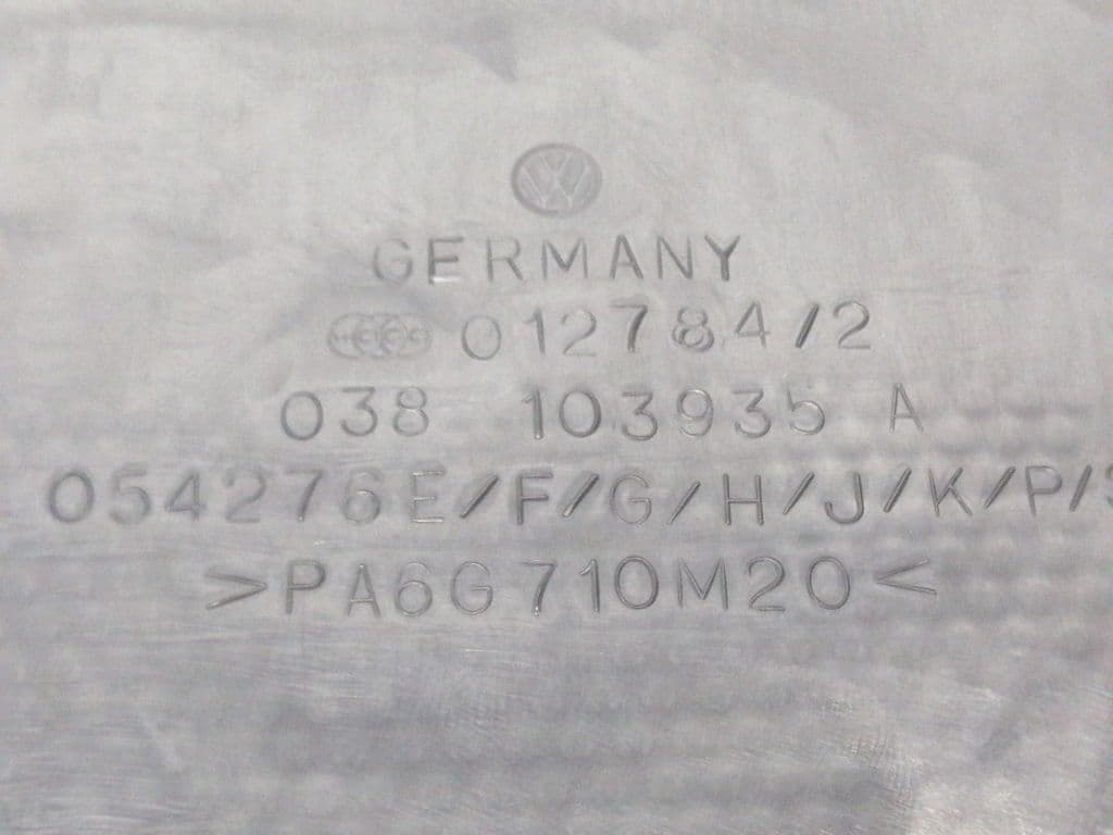 Plastico VOLKSWAGEN GOLF IV BERLINA (1J1) 4