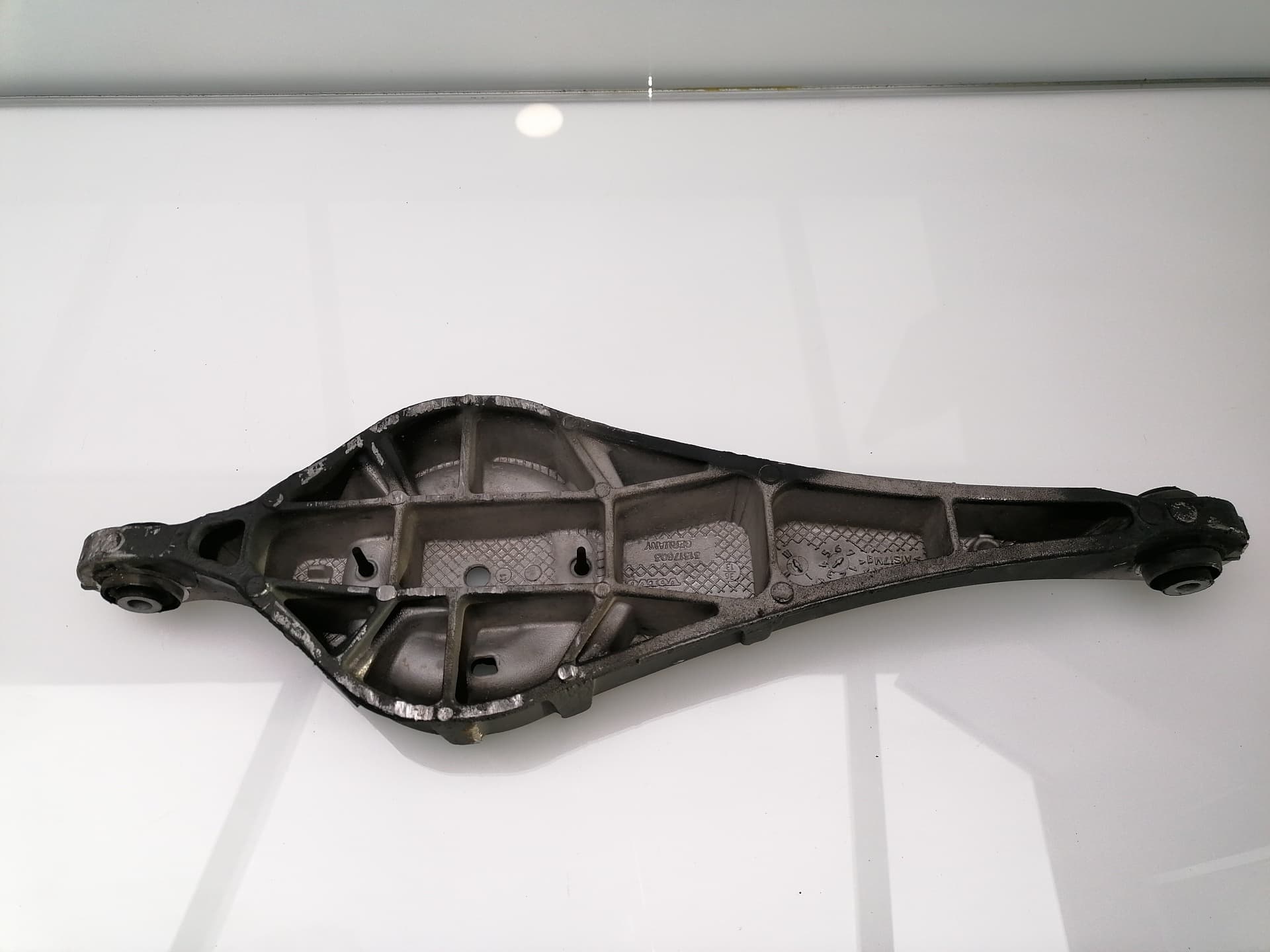 Brazo suspension inferior trasero derecho VOLVO XC60 3