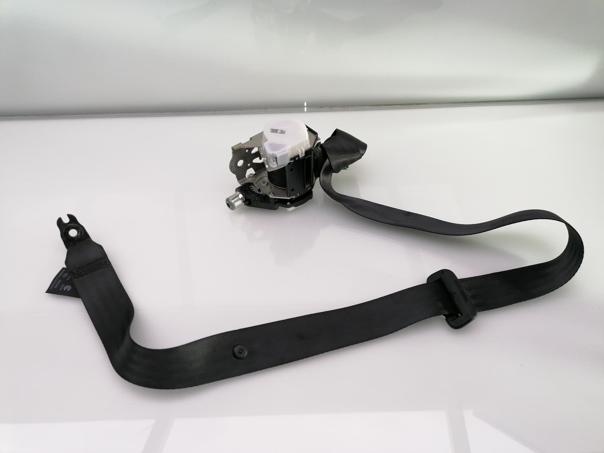 Cinturon seguridad trasero derecho VOLVO XC60