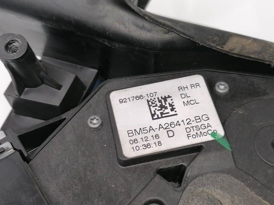 Cerradura puerta trasera derecha FORD FOCUS 4
