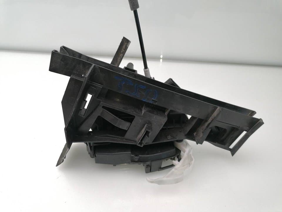 Cerradura puerta trasera derecha FORD FOCUS 3