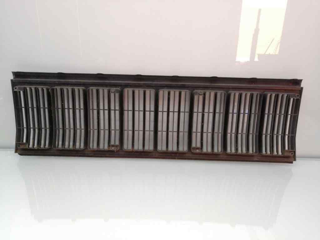 Rejilla delantera JEEP CHEROKEE 4