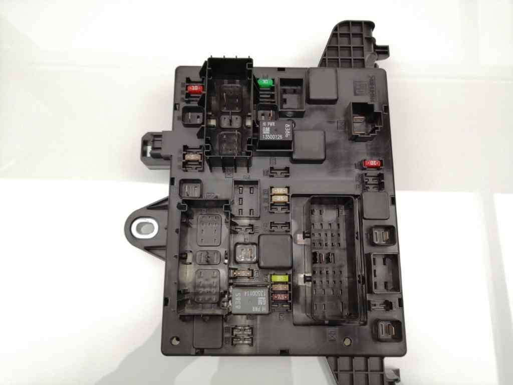 Caja reles / fusibles OPEL ASTRA J LIM 4
