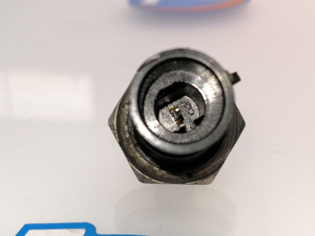 Sensor OPEL ASTRA J LIM 2