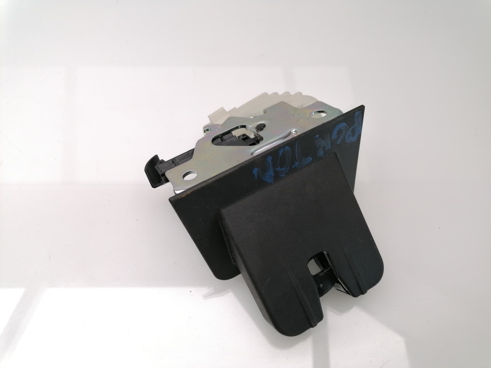 Cerradura maletero / porton AUDI Q2 (GAB)