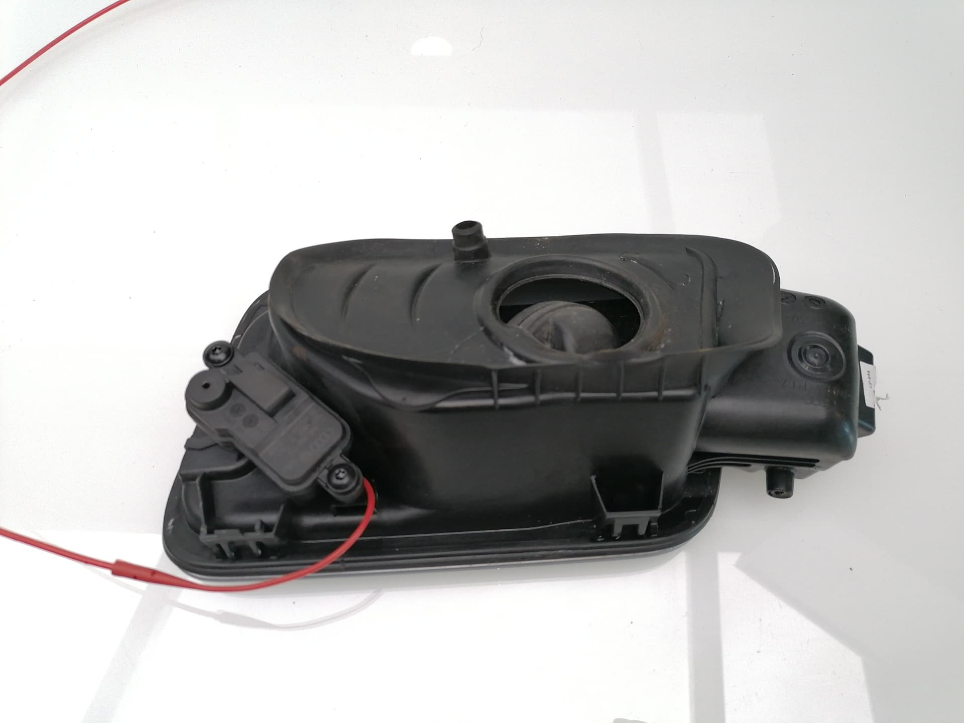 Tapa exterior combustible AUDI Q2 (GAB) 3