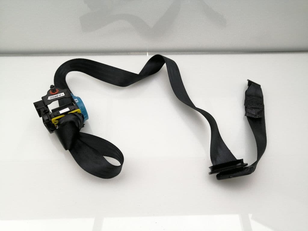 Cinturon seguridad trasero derecho KIA RIO