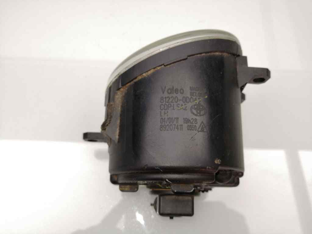 Faro antiniebla izquierdo TOYOTA AURIS 3