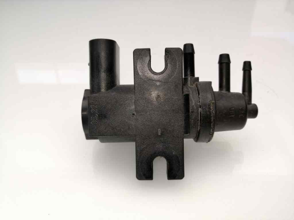 Valvula aire adicional VOLKSWAGEN GOLF V BERLINA (1K1) 2