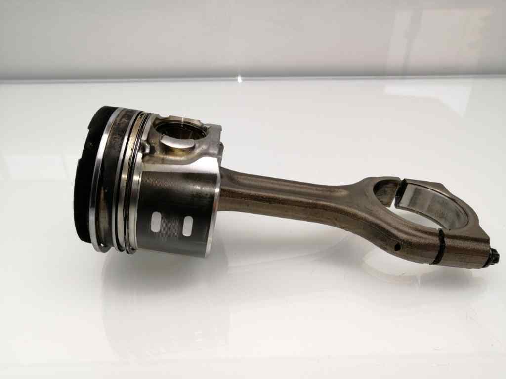 Piston FORD FOCUS