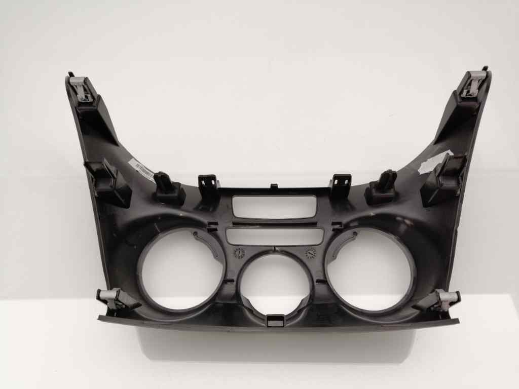Plastico PEUGEOT 208 3