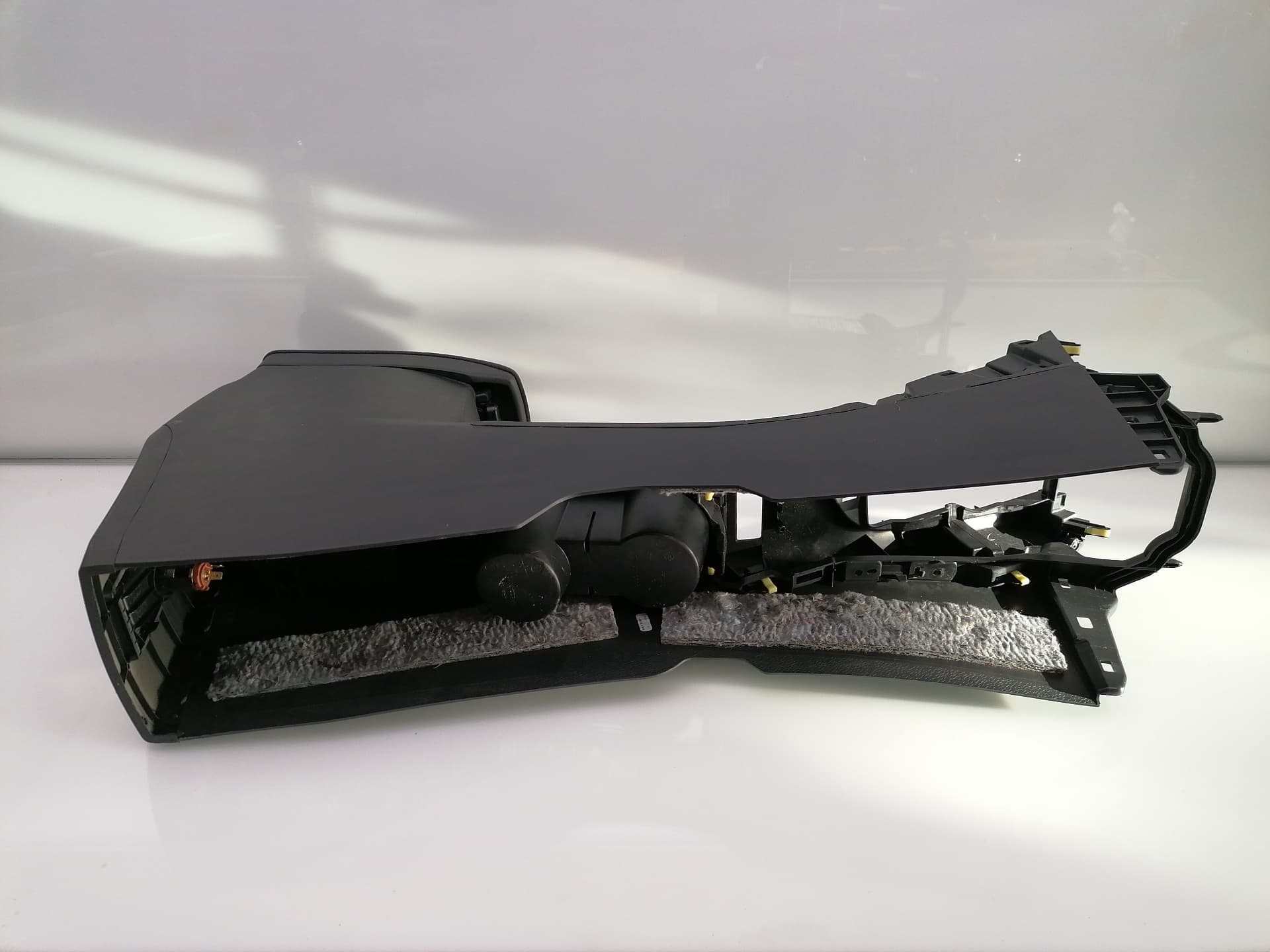 Consola central TOYOTA AURIS 3