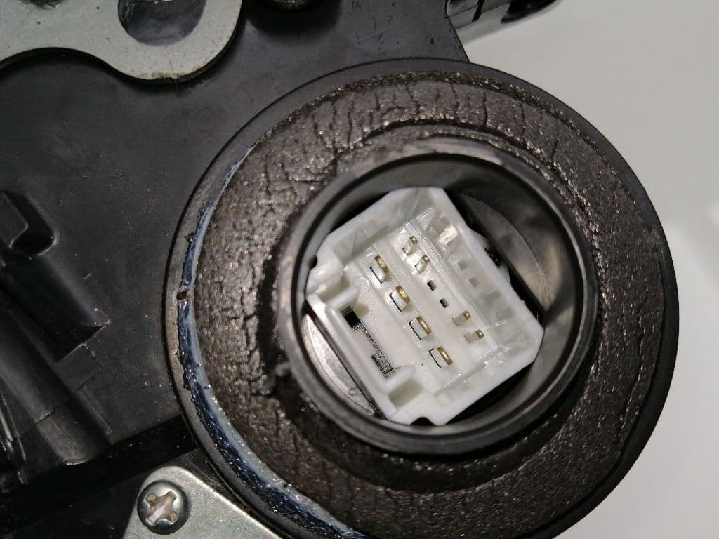 Cerradura puerta trasera derecha TOYOTA AURIS 4