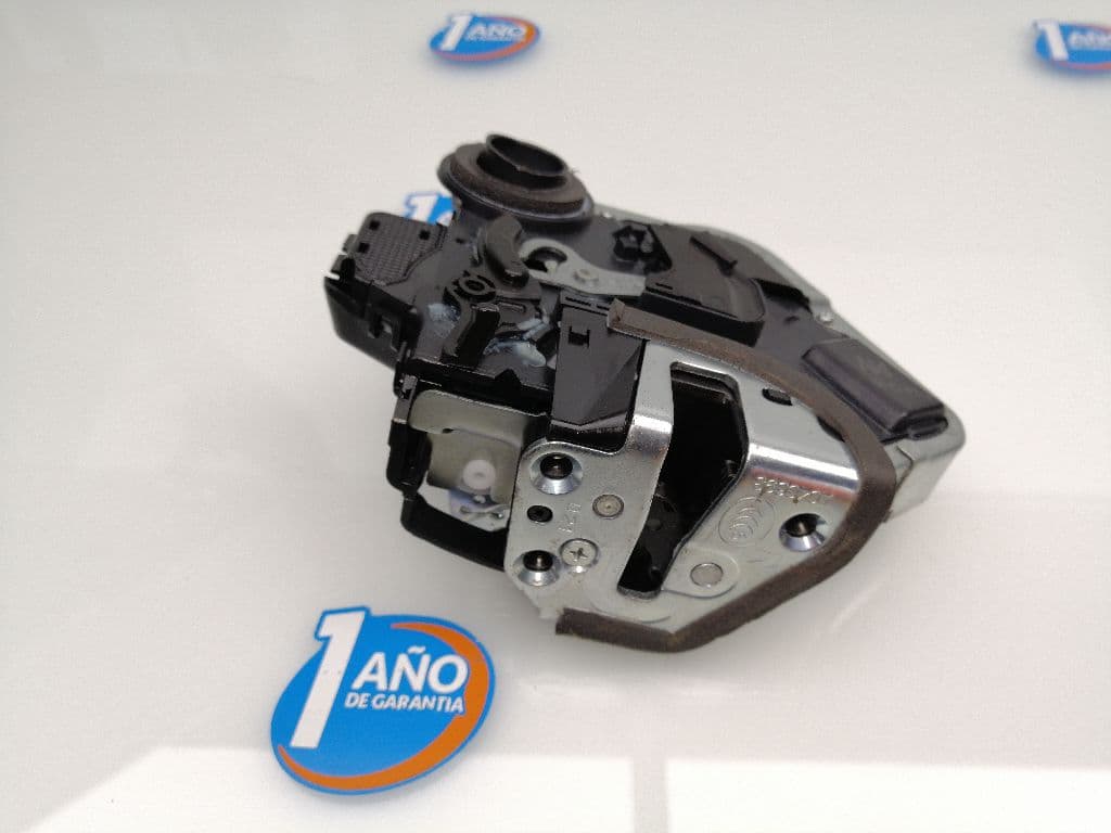 Cerradura puerta trasera derecha TOYOTA AURIS