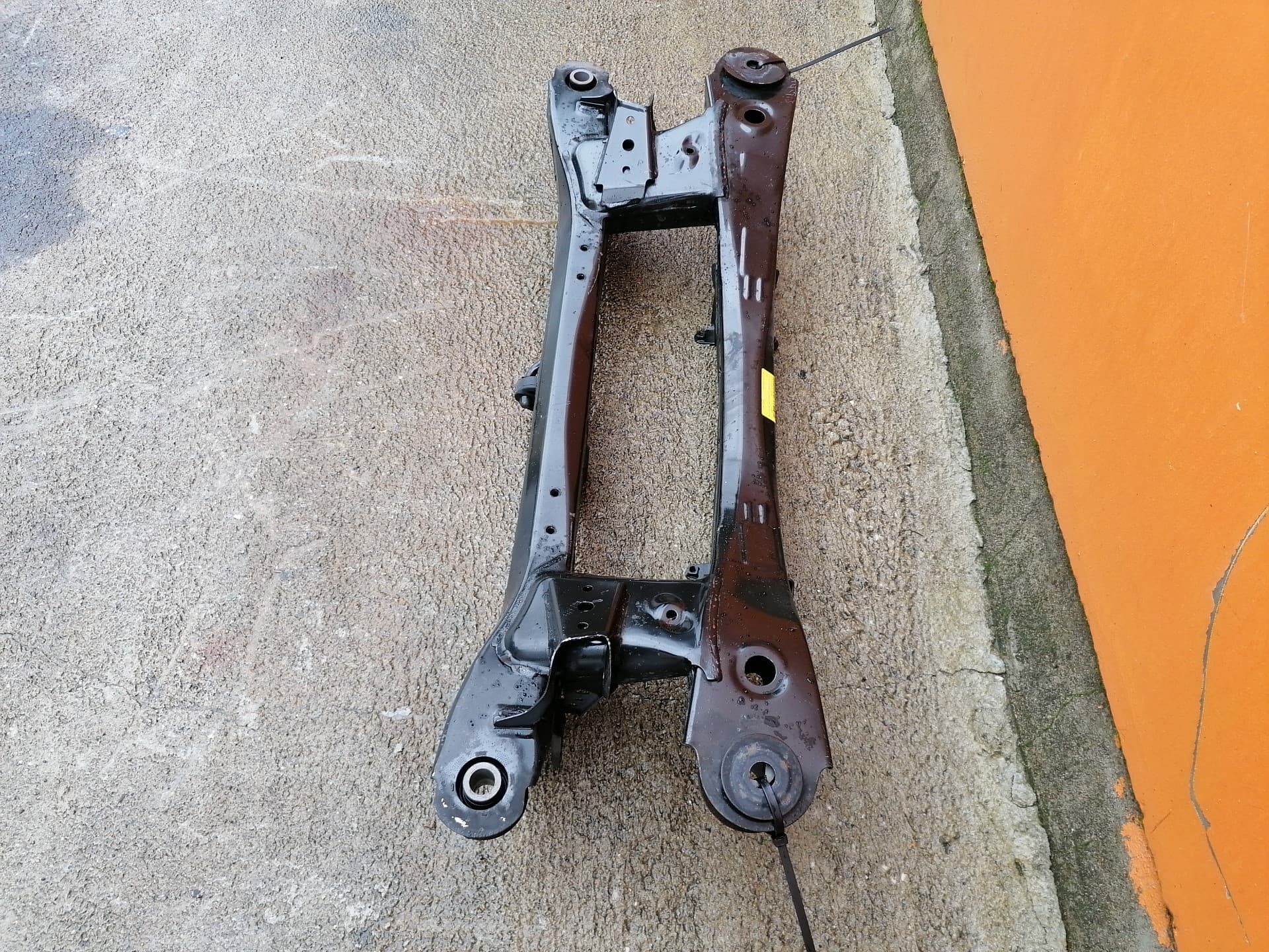 Puente trasero TOYOTA AURIS 3