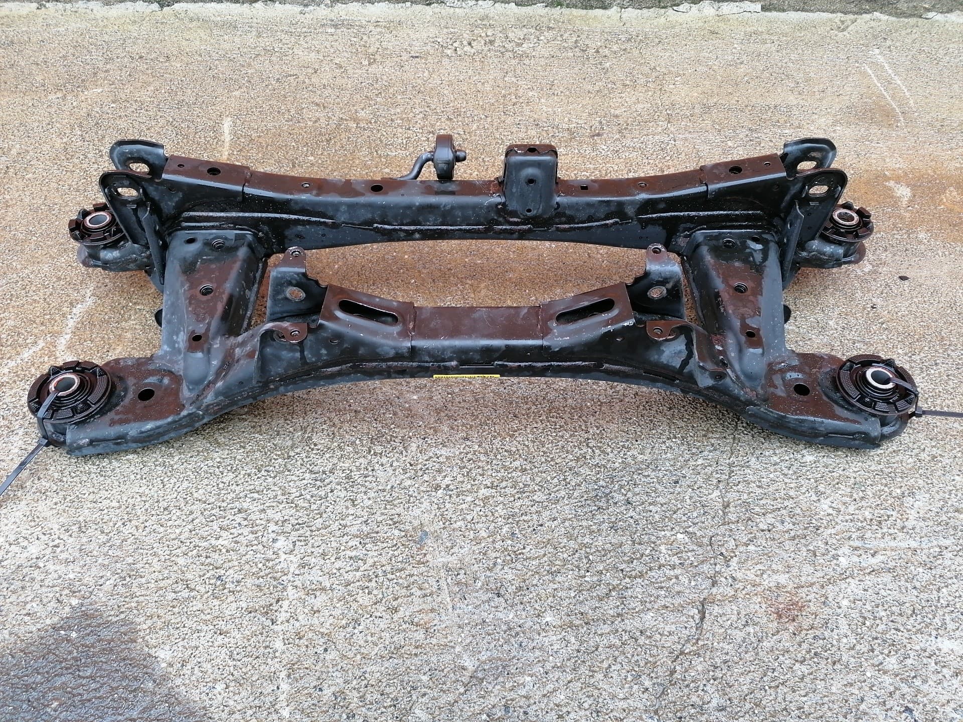 Puente trasero TOYOTA AURIS 2