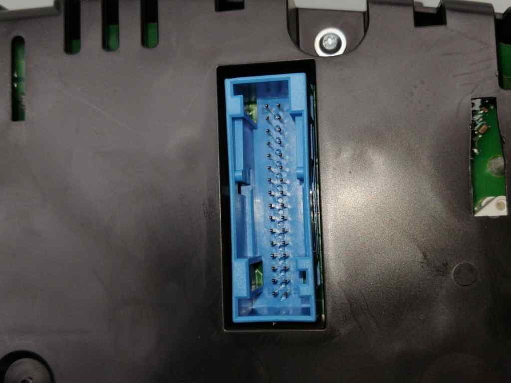 Cuadro instrumentos AUDI Q3 (8UG) 3