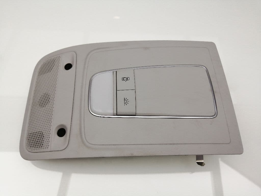 Luz interior AUDI Q3 (8UG)