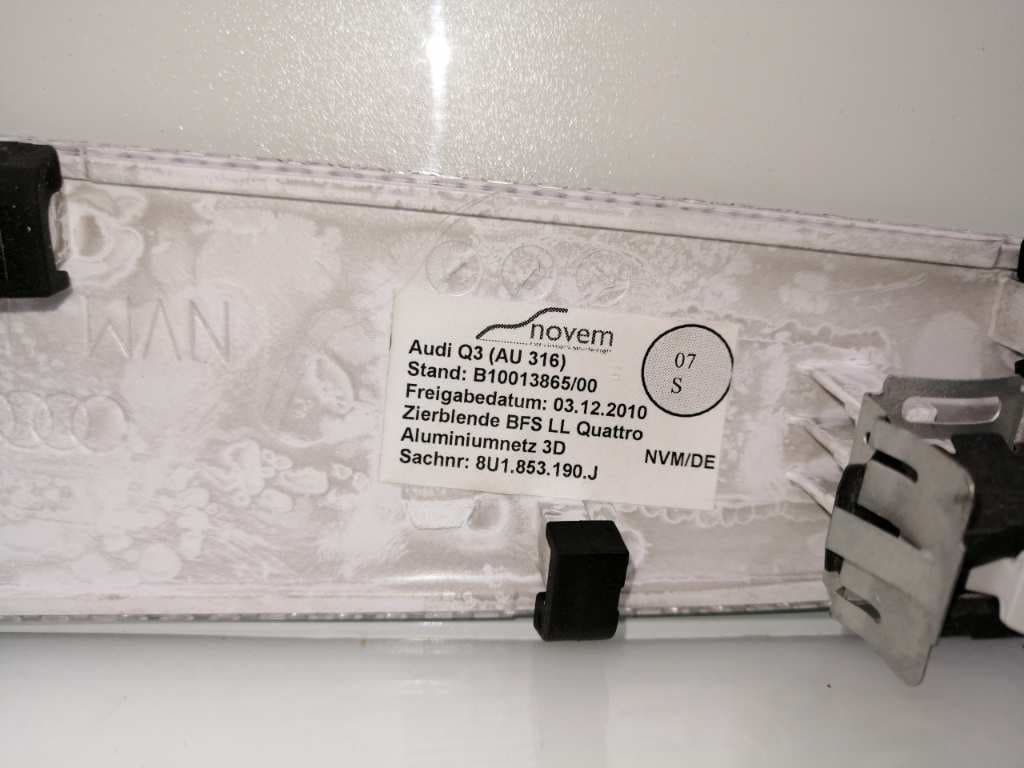Plastico AUDI Q3 (8UG) 4