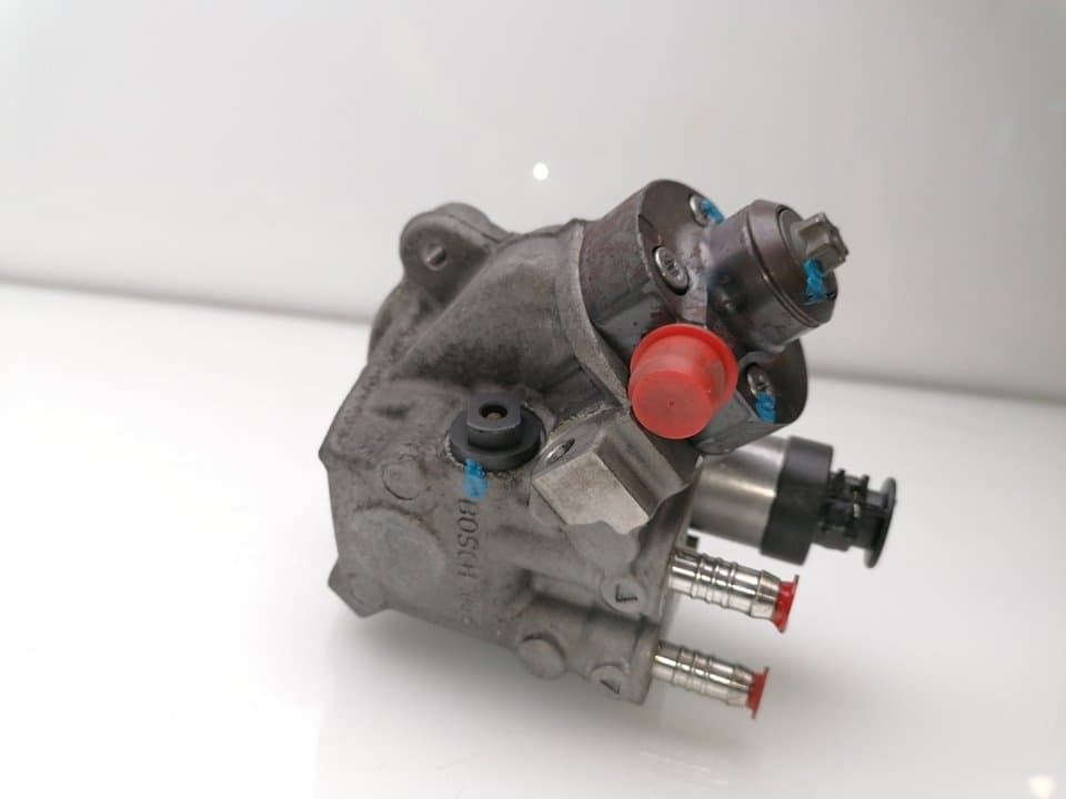 Bomba inyeccion AUDI Q3 (8UG) 2