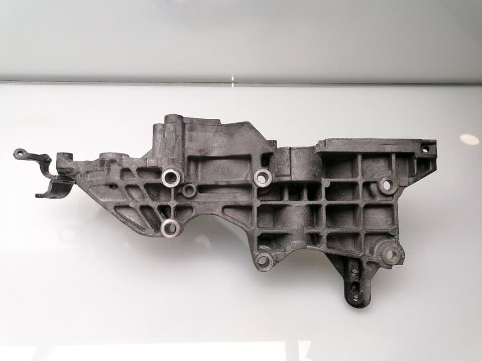 Soporte alternador AUDI Q3 (8UG) 2
