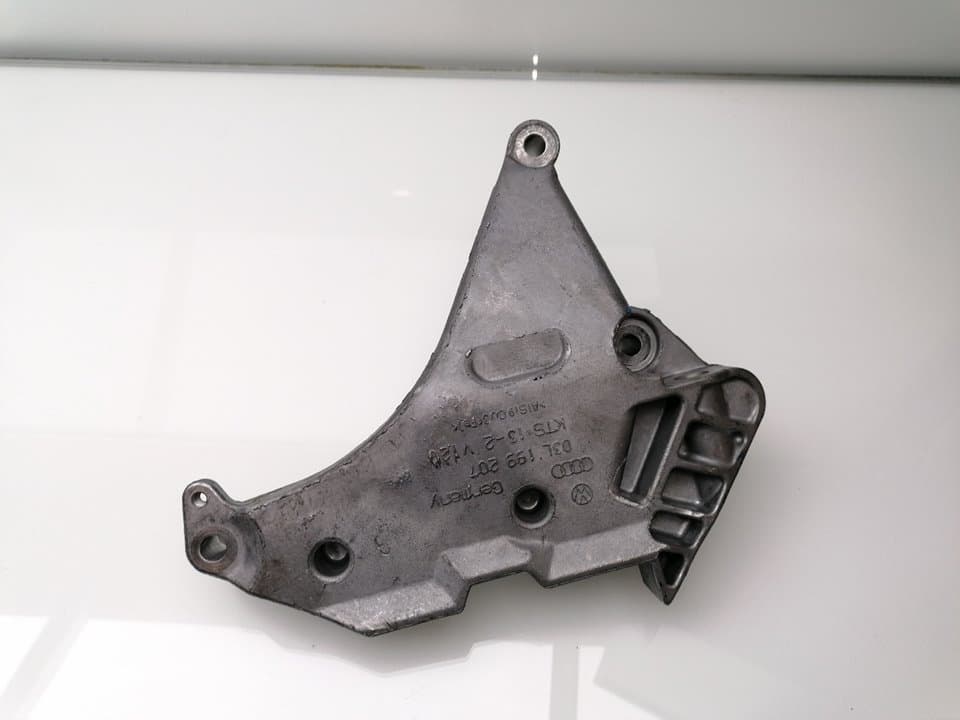 Soporte motor AUDI Q3 (8UG)