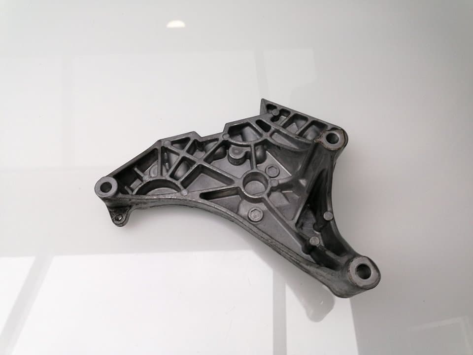 Soporte motor AUDI Q3 (8UG) 2