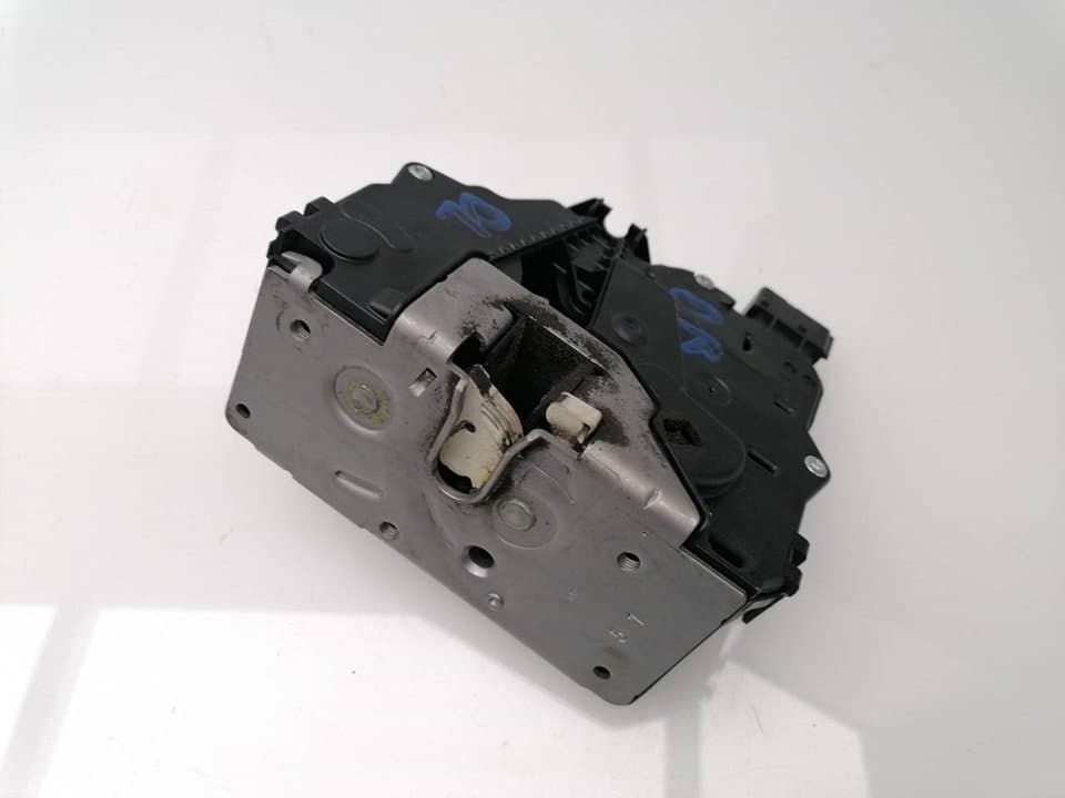 Cerradura puerta delantera derecha OPEL CORSA D