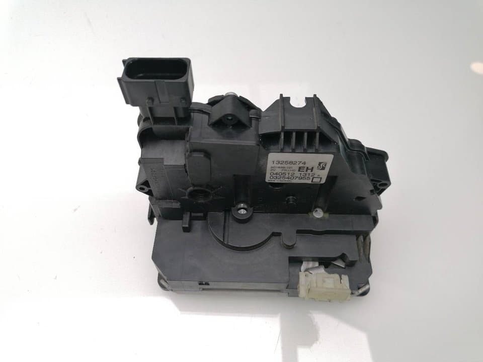 Cerradura puerta delantera derecha OPEL CORSA D 3
