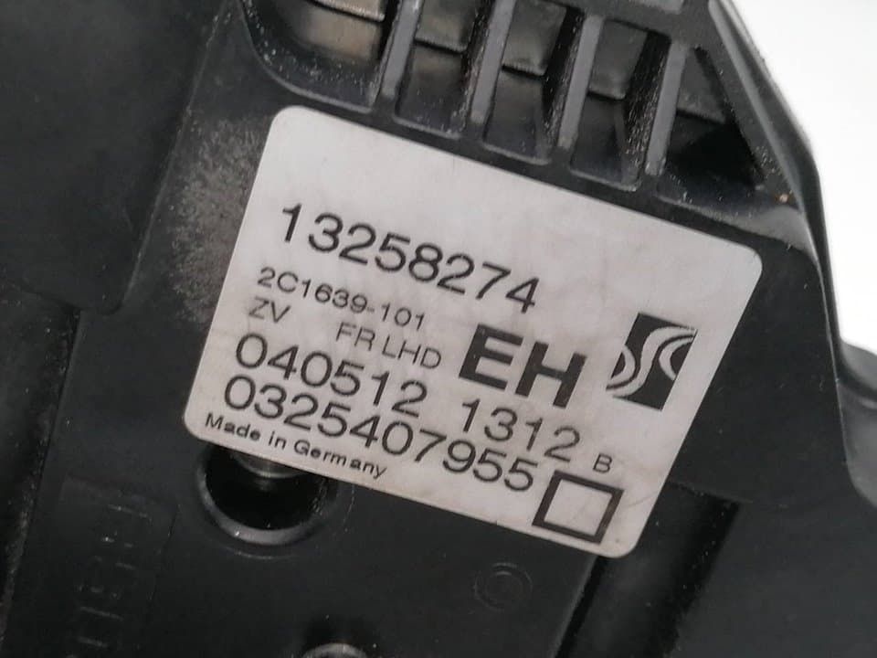 Cerradura puerta delantera derecha OPEL CORSA D 2