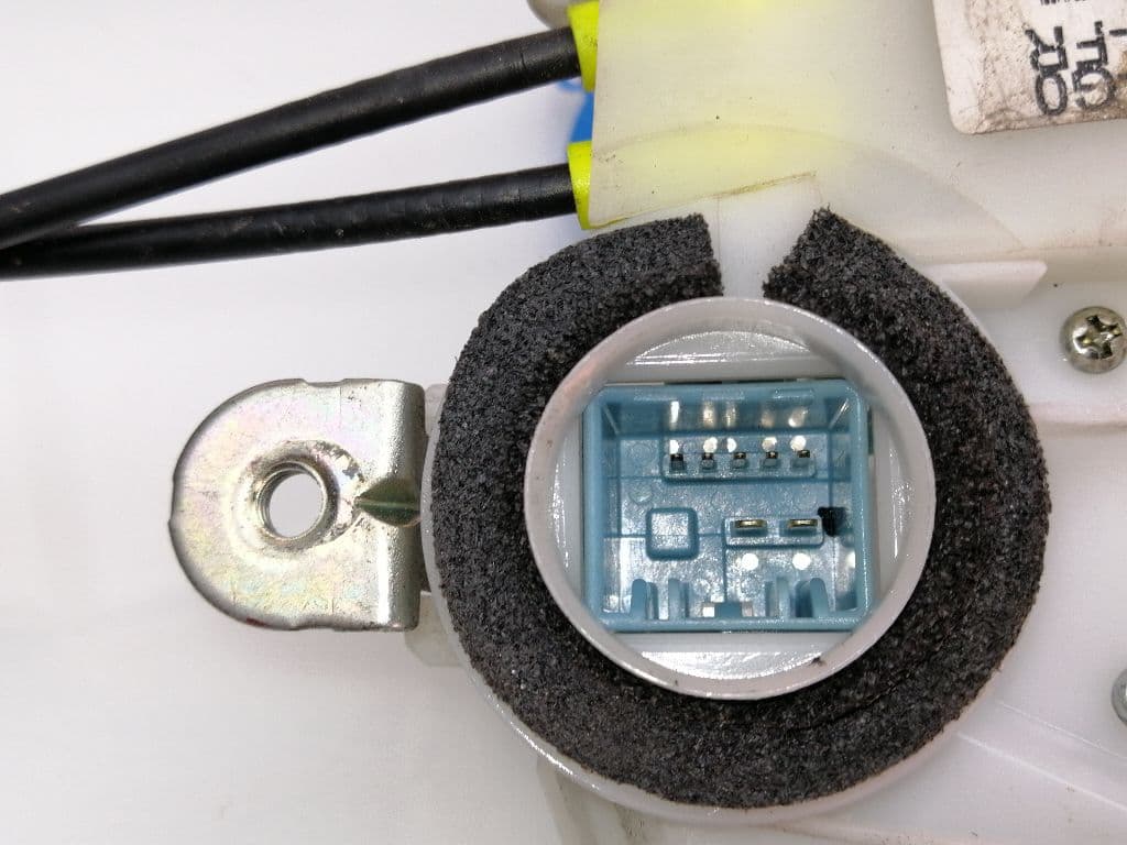 Cerradura puerta delantera izquierda HONDA CIVIC BERLINA (FN) 4