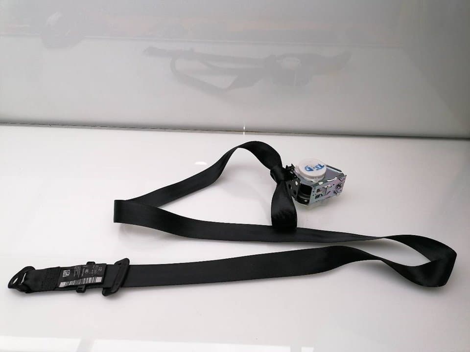 Cinturon seguridad trasero derecho CITROEN DS3 2