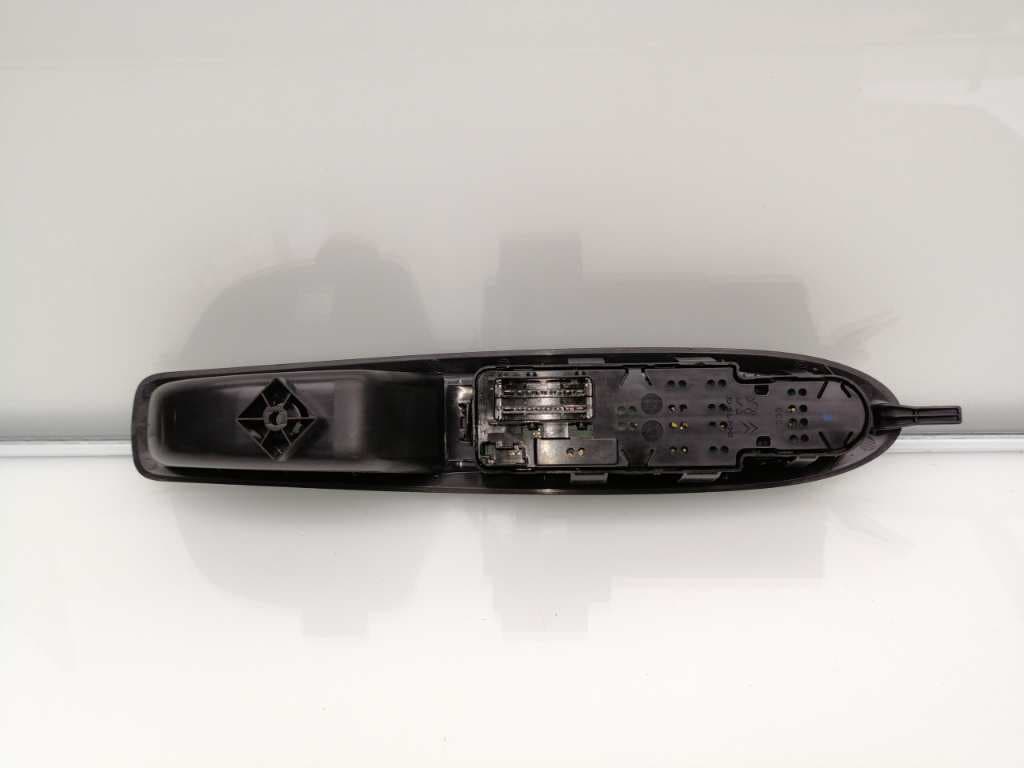 Mando elevalunas delantero izquierdo CITROEN DS3 3